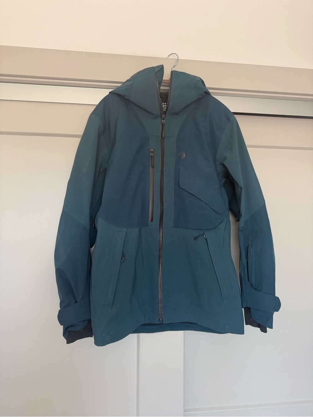 Mountain Hardwear Cloud Bank Men's Teal Gore-Tex Jacket - Technical Shell Coat